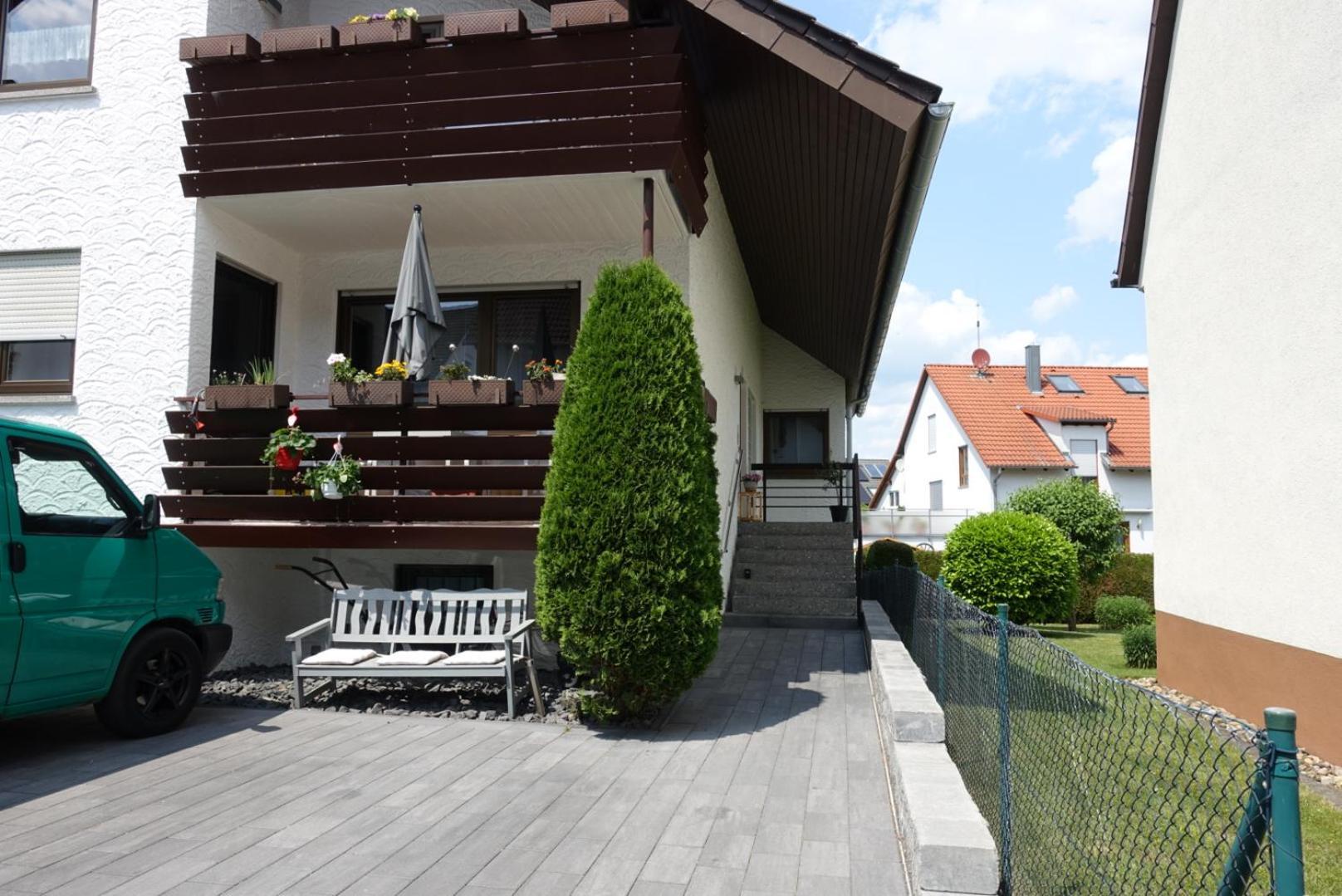 Ruhige, Modern Eingerichtete 2 Zimmer Wohnung Im Untergeschoss Eines Zweifamilienhauses Hildrizhausen المظهر الخارجي الصورة